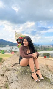 serena_willow a different day Billede