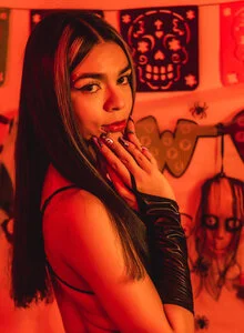 Caeli_Thalyana happy october Foto 4