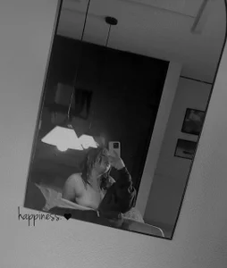 Cami_Bloom Public  4. fénykép