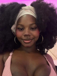 Sotf_Charlotte Selfie Pic 4