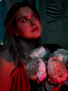 Date in red 🍓 od HelenHartt  2 snímek