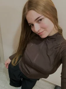 RosamariaBreeding Dark Outfit, Soft Smile 🖤 Pic 4