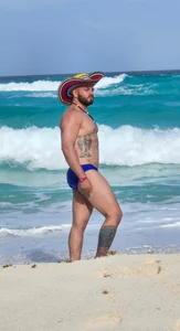 Johnnygrayson1 kullanıcısının Beach 🌴 albümü -  3 fotoğraf