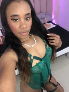 Pretty Ebony de HallyBans  Imagens