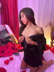 miss_elliot Valentine's Day 💗😍 Pic 8