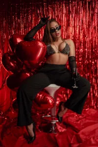 AlessiaLondon: Valentine's Day💘 𝟚𝟘𝟚𝟝 ( 4 фото)