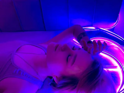 Ellie_Heavenly Neon vibe Pic 3