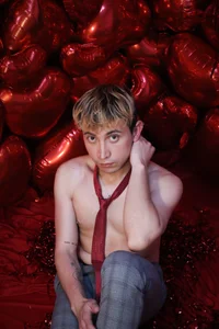 Naughty__Chriss Formal above, danger below 😏 รูป 