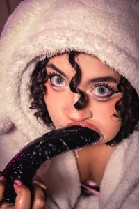 _sarahRoseSaliva on your Cock Bild 2