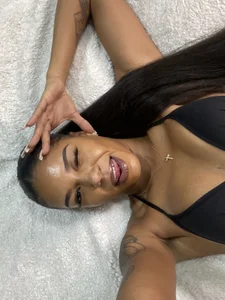 Naomi_Vibe Public Pic 2