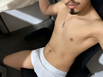 novinmath's XXX Nude Photo 1
