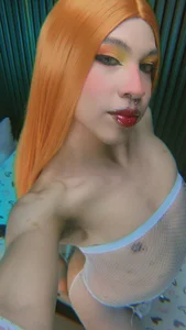 "I think so much that my hands hurts" " de AndyBlake_  3 Imagens