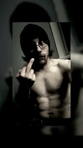 Chewphatcock Chewy pose Immagine  4