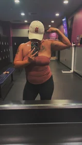 lynnnn964 up in the gym just workin on my fitness Pic 7
