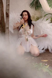 victoria_camm Can you imagine touching this angel? Foto 4