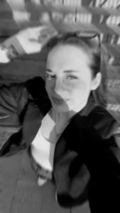 RavenTonic Nice to meet you, I'm Kristina Poză 2