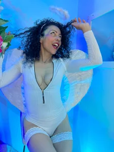 brendaliive angel sky hot 😇😈 Immagine  4