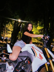 HannaRhodes Your motorcycle girl ✨😎 Pic