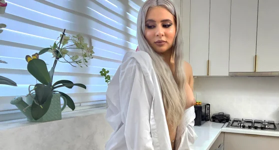 SuzzySweet18 Innocence is my secret Poză