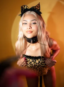 mia_poppy__ I feel like Catwoman 😼 Immagine  3