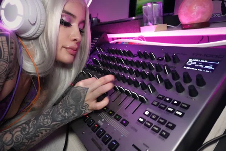 Iam_elii1 🎧 Gambar 4