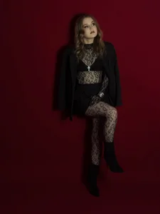 LissaTelor You'll be hooked by this Gothic Billede 2