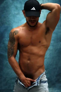 2025 de ARON_TAYLER01  8 photos