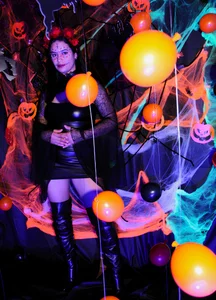 GreciaFox1 Trick or treat? Pic 4