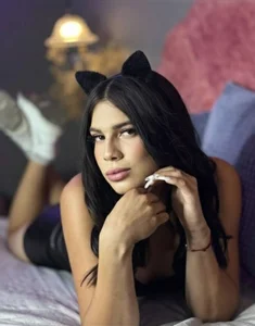 Your eyes will not be able to ignore 😉 de isadoraallen_1  Imagens