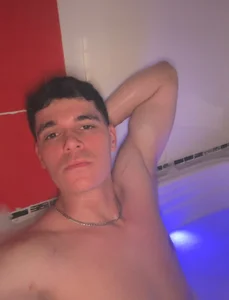 taylor_morgann Welcome to my Jacuzzi Pic