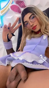 Cute_Aleja Public Pic 6