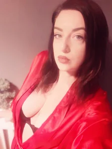 BrendaSkye RED CLOTHES AND SEXY MOOVES 사진 7
