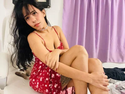 AllisonCatUwU Red Dress Foto 2