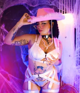 Emiilycollins daddy I'm your cowgirl รูป  3