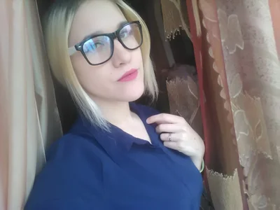 pinkhornyprincess Office girl with glasses ^^ Immagine  2