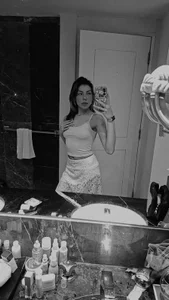 hi, its me 💜🧜🏻‍♀️ de Dopamineshots  2 Imagens