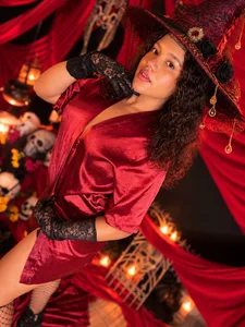 AraFerrer 🖤 ​​Halloween After Dark 🔥 Which photo cast a spell on you? Pic 2