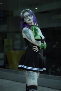 Kimlennox_ Demon Doll 🖤💚 Pic