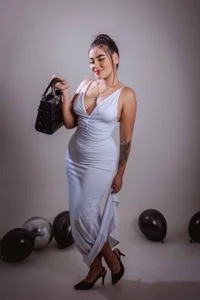 Emily_Black1のYour angel in white 😇🤍の 8枚の写真