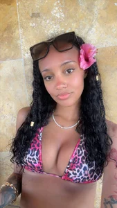 nylafoxx: Public ( 5 фото)