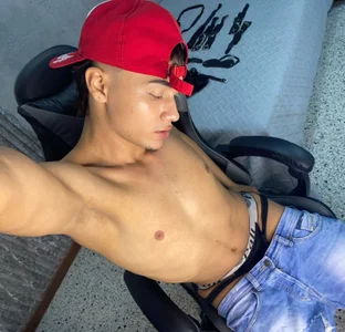 Your hot guy 🥵 de hot_boy_04  5 Imagens