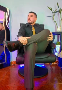 HenryBenso kullanıcısının Boss Level: Executive Seduction. albümü -  4 fotoğraf