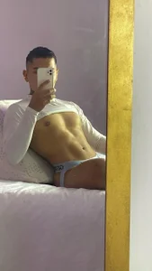 ภาพนู้ด XXX ของ KeyBrandon 1 รูป