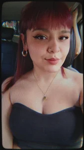 Luna de Moon_Velvet  2 photos