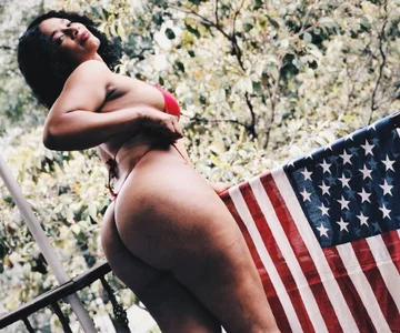 Public od sashamonroe__  2 snímek