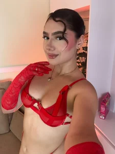 EmilyTurneer Passion red ❤️🌹 사진 2