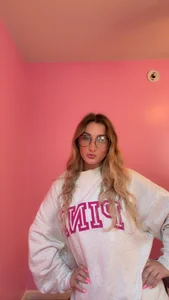 PrettyLilTwinkles Pink stream room coming! Pic 3