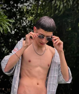lian_cameron your favorite skinny guy Foto