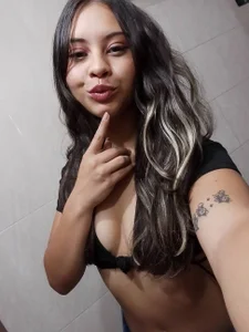 KimJonesVs Public Foto 3
