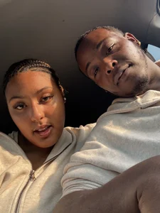 Just us 🥰🥰 de juicendrayy  2 Imagens